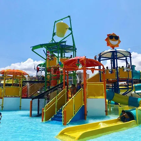 리조트 Gouves Waterpark
